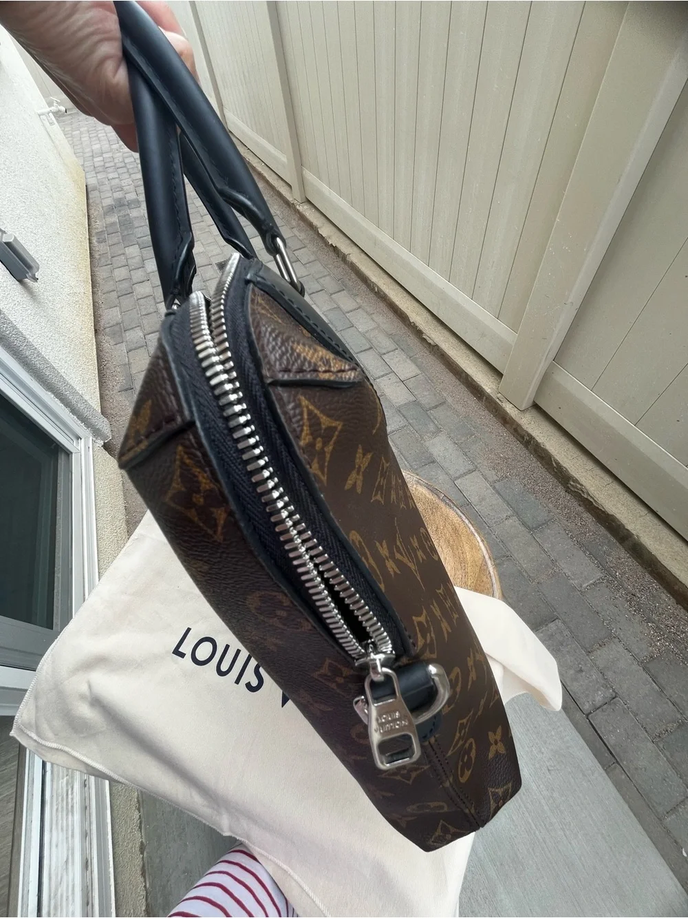 ✨Authentic✨ Louis Vuitton Porte-Documents Jour – Monogram & Black Leather